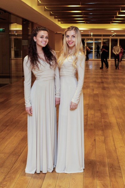 Хостес: сукня в підлогу