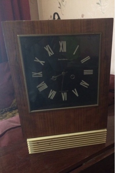 Радянський настінний годинник