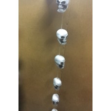 Гірлянда з черепів