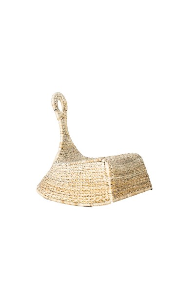 Плетені крісла гойдалки