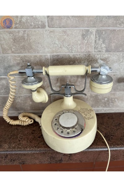 Ретро телефон