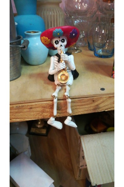 Яскравий скелетик