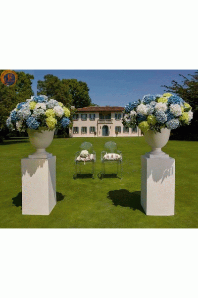 Тумби білі декоративні