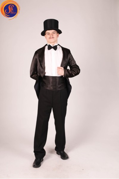 Костюм с фраком