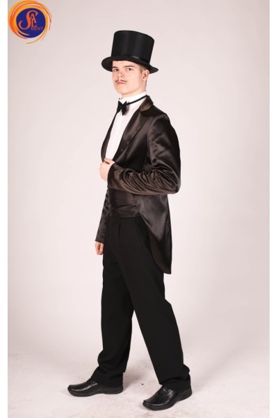 Костюм с фраком