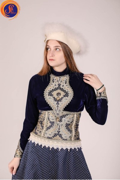 Треуголка женская