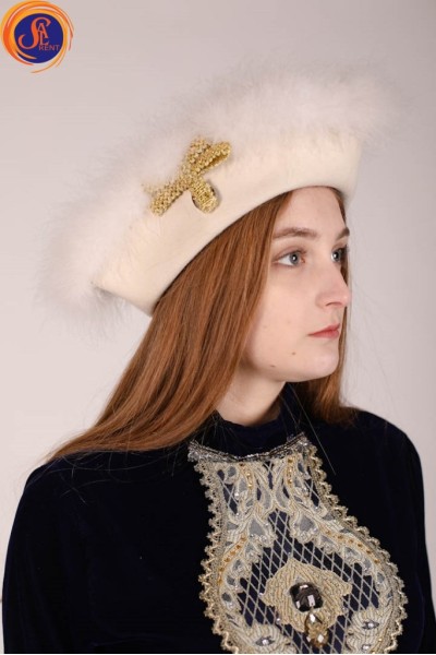 Треуголка женская