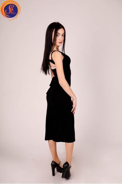  Сукня чорна - футляр