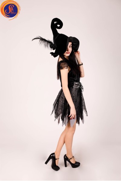 Маленька відьмочка