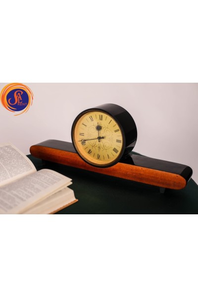 Старовинні настільні годинники