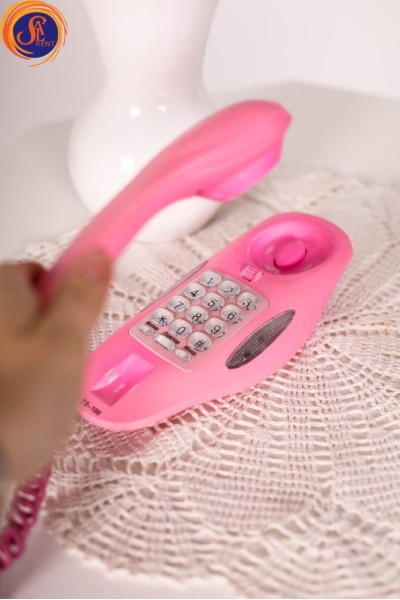 Телефон рожевий