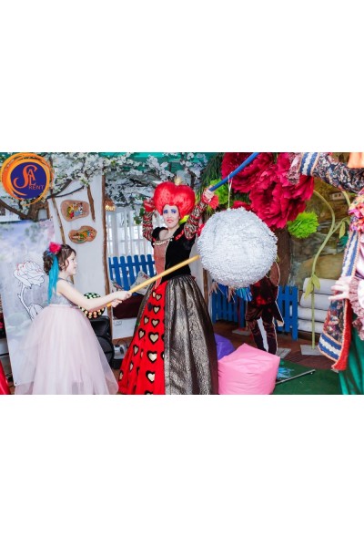 Аліса в країні чудес