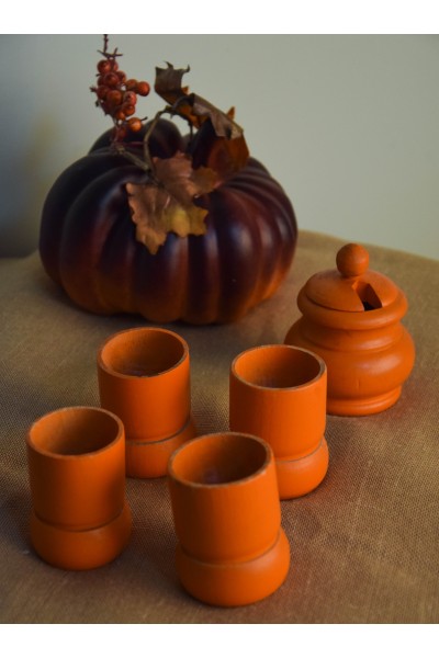 Підставки під яйца і солонка