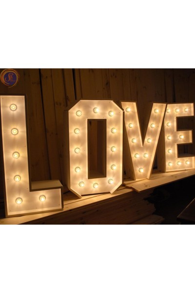 Літери з лампочками