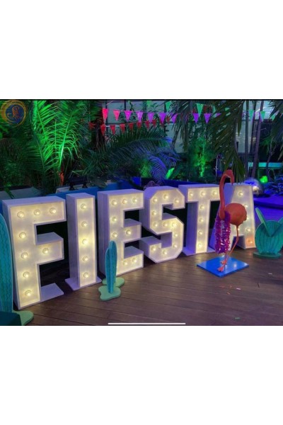 Літери з лампочками