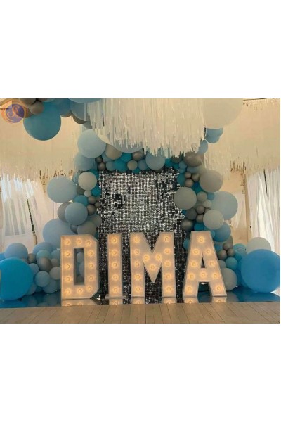 Літери з лампочками