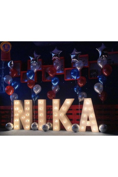 Літери з лампочками