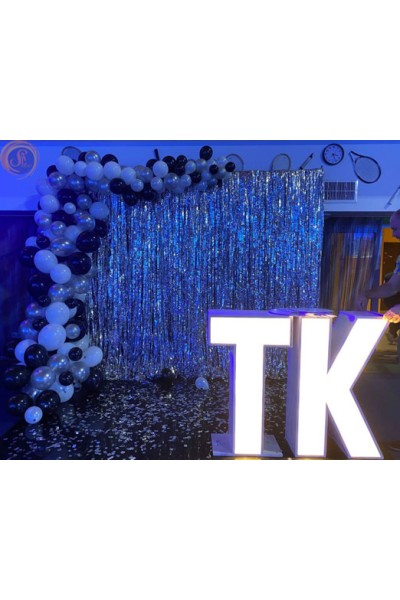 Літери з лампочками