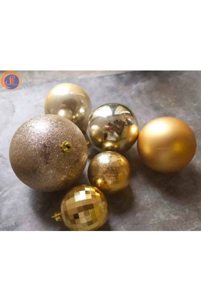 Новорічні золоті іграшки