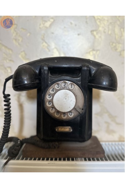 Вінтажний телефон