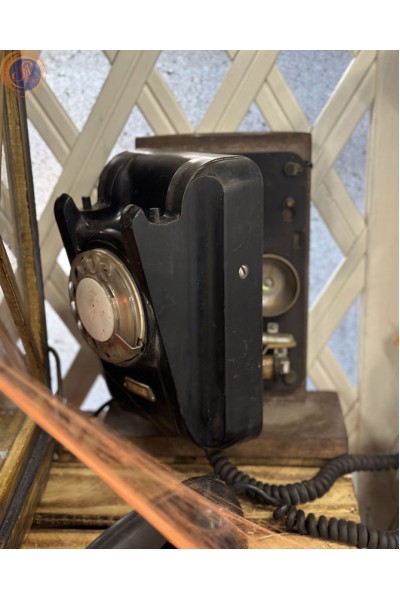 Вінтажний телефон