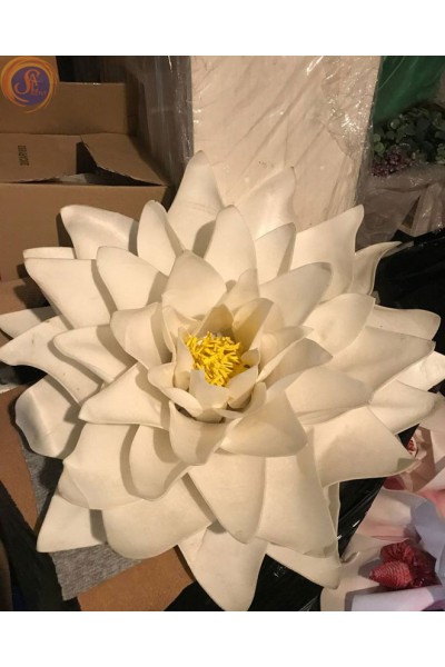 Квіти з ізолону