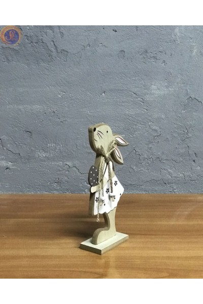 Заєць з крашанкою