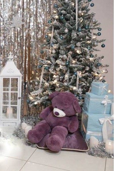 Ялинка засніжена зі світлодіодами