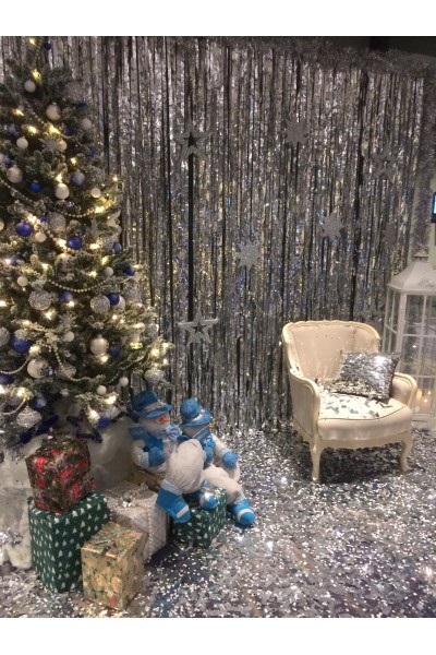 Ялинка засніжена зі світлодіодами