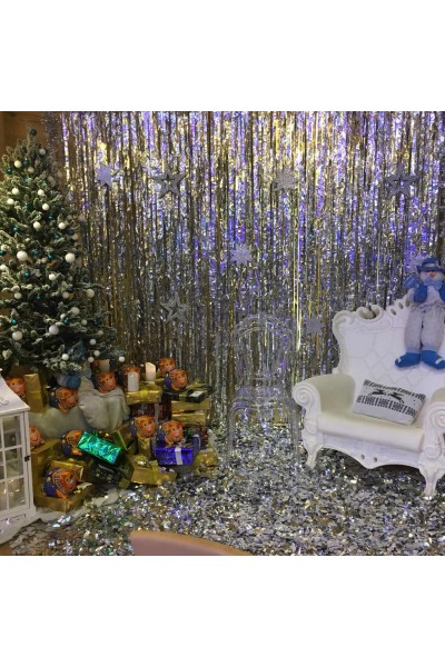 Ялинка засніжена зі світлодіодами