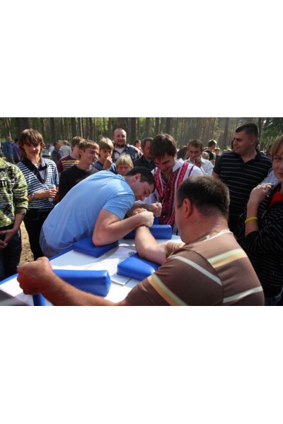 Стіл для армреслінгу