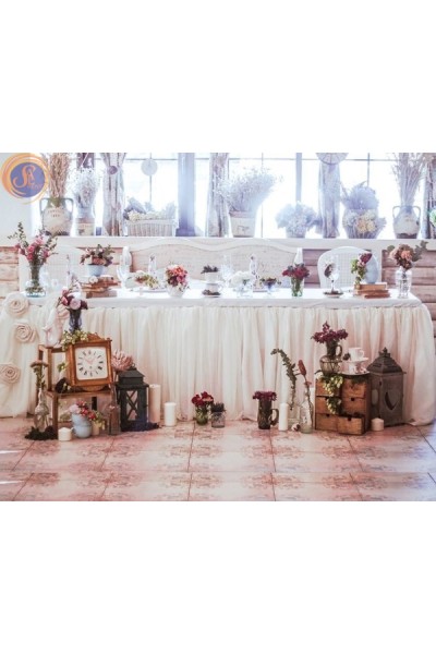 Спідниця на стіл