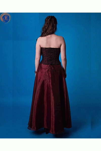 Дама з трояндою