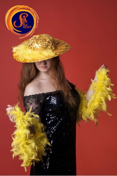 Шляпа з золотими узорами