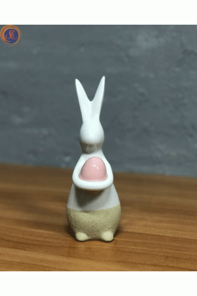 Зайчик з писанкою