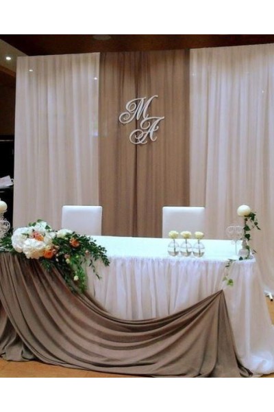 Задник для молодих