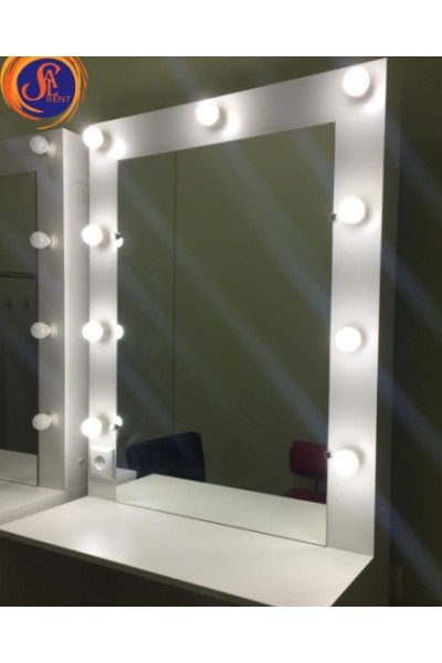 Стіл для візажу