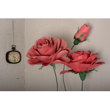 Ростові квіти на ніжці