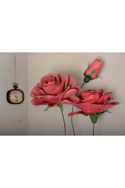 Ростові квіти на ніжці