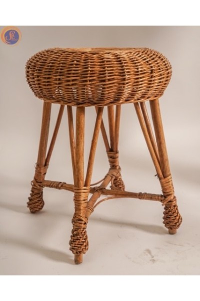 Табурет із лози