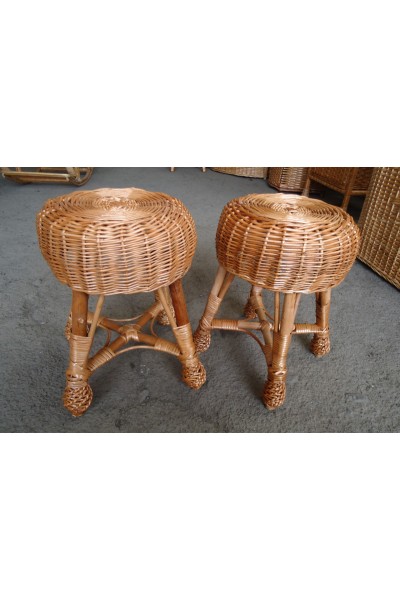 Табурет із лози