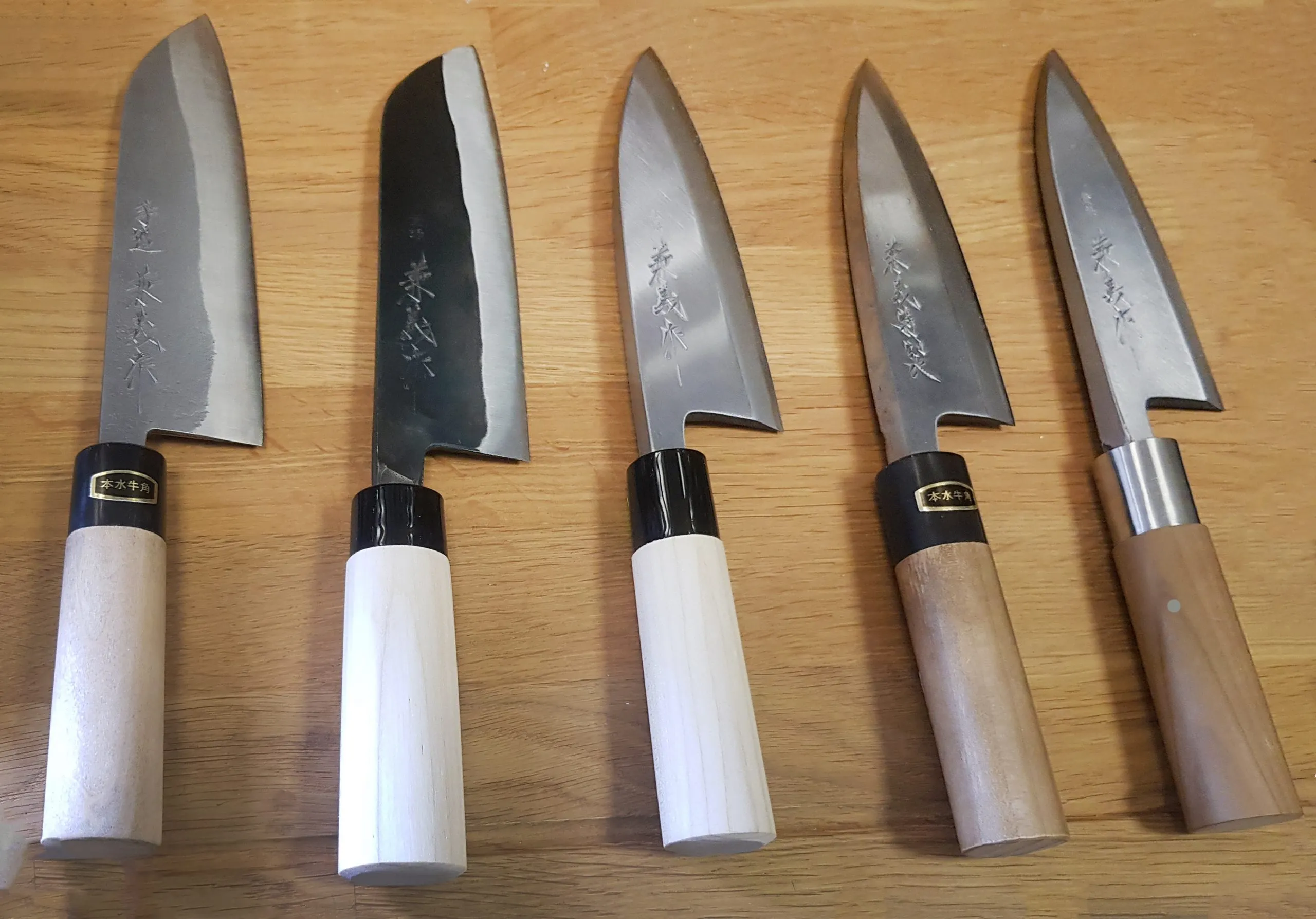 Набір необхідних японських ножів для вашої кухні