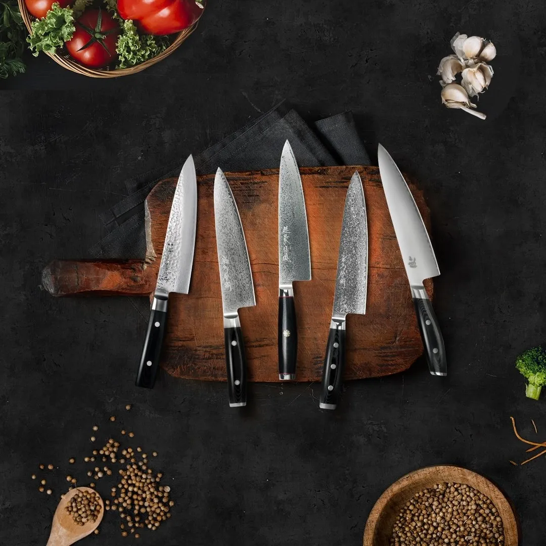 Японський шеф-ніж проти сантоку: як обрати правильний ніж для вашої кухні