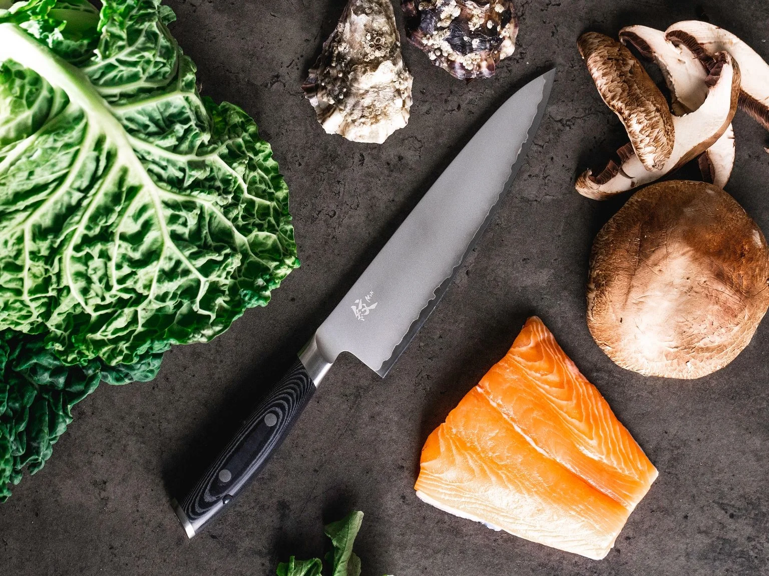 Хвиля досконалості - японські ножі серії Mon від Yaxell